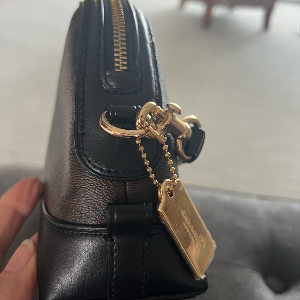 Coach Limited Signature Dome Crossbody (Leather) Never Used - Picture 7 of 8